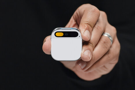 Humane Ai Pin Humane Ai Pin