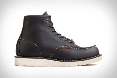 Red Wing Heritage Black Prairie Moc Boot