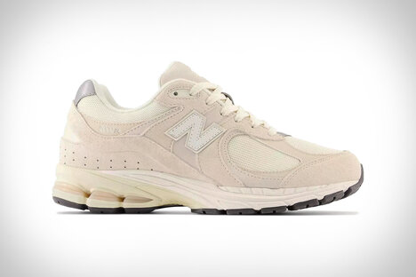 New Balance 2002R Calm Taupe Sneakers New Balance 2002R Calm Taupe Sneakers