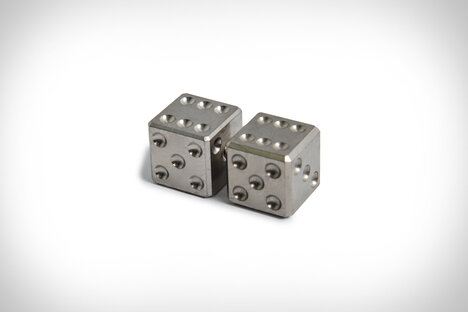 Coffret cadeau dés en titane et laiton