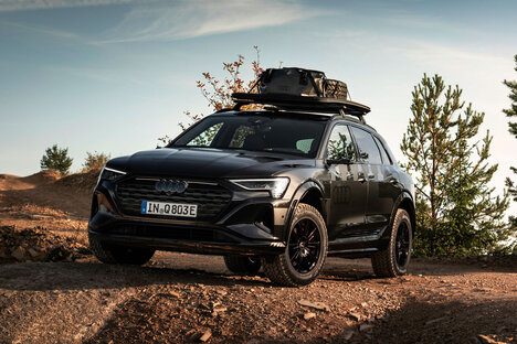 Audi Q8 e-tron Edition Dakar SUV Audi Q8 e-tron Edition Dakar SUV