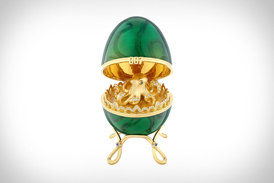 ファベルジェ x 007 限定版タコの卵のオブジェ | Uncrate