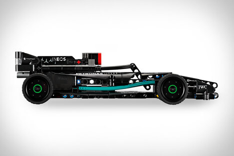 LEGO Mercedes-AMG F1 W14 E Performance Pull-Back LEGO Mercedes-AMG F1 W14 E Performance Pull-Back