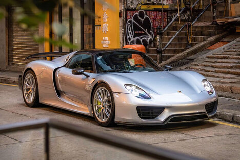 2015 Porsche 918 Weissach Spyder 2015 Porsche 918 Weissach Spyder