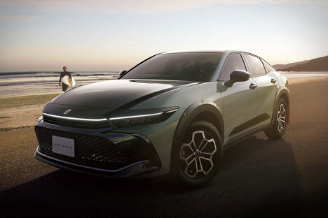 2024 款丰田 Crown RS 景观 SUV