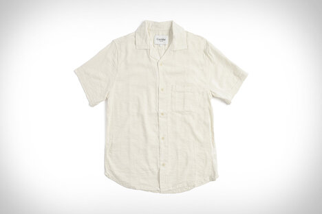 Korridor NYC. Seersucker-Hemd