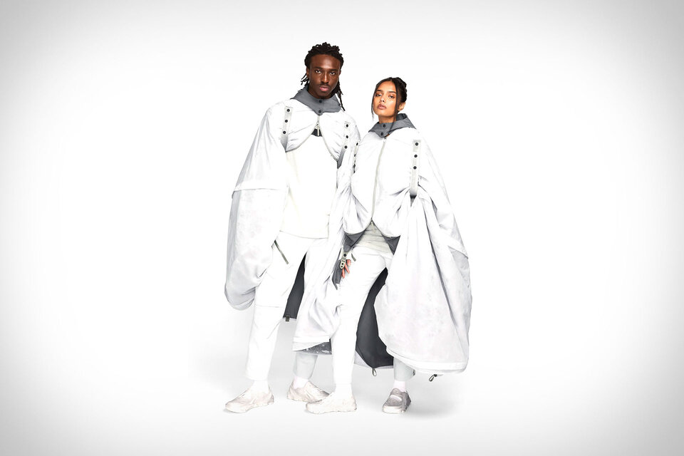 Nike ISPA Metamorph Poncho アウトドア用シェルター