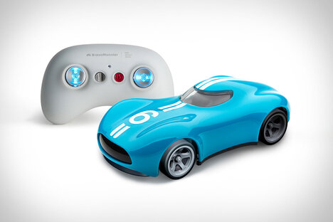 Voiture télécommandée classique Bravomonster