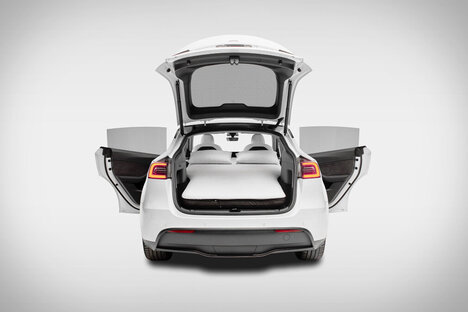 Snuuzu Inflatable Tesla Model 3 & Y Bed Snuuzu Inflatable Tesla Model 3 & Y Bed