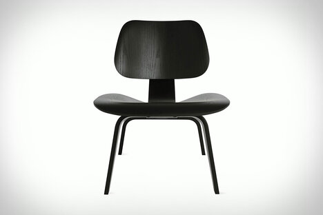 Sillón Eames de madera contrachapada moldeada de ébano