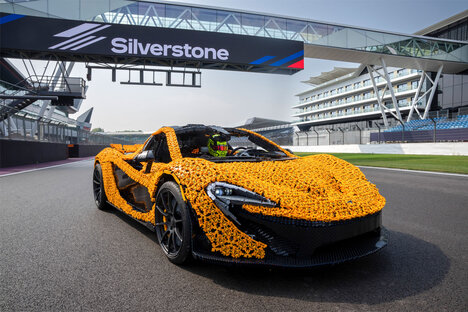 McLaren P1 LEGO Technic grandeur nature