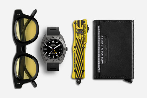 Everyday Carry: Cobra Everyday Carry: Cobra