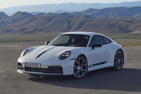 2025 Porsche 911 Carrera T