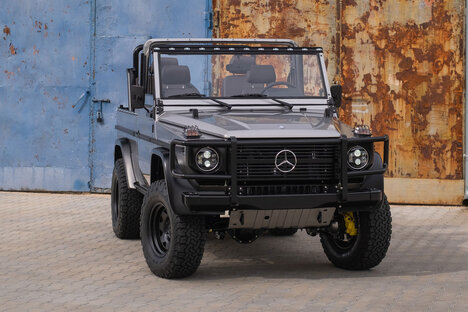 EMC 1992 Mercedes 250GD Mojave Silver Wolf