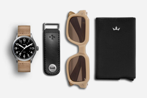 Everyday Carry: Black & Tan Everyday Carry: Black & Tan
