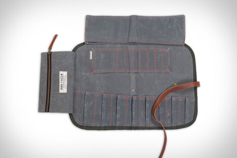 铁和树脂 Great Plains 工具卷