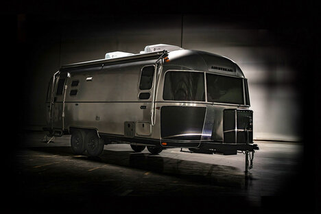 Airstream Flying Cloud Midnight Flamingo Camper Airstream Flying Cloud Midnight Flamingo Camper