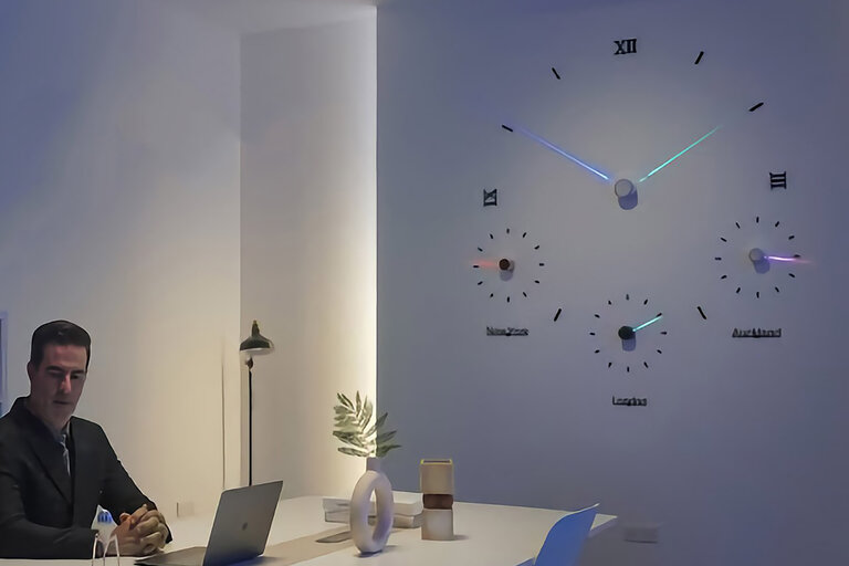 Hubble Traveller Smart Dot Clock