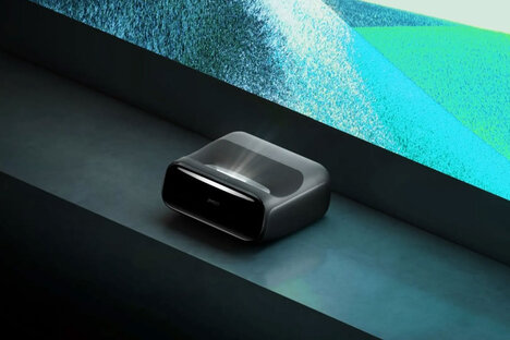 JMGO O2S Ultra UST 4K Projector JMGO O2S Ultra UST 4K Projector