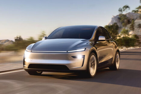 2025 Tesla Model Y SUV 2025 Tesla Model Y SUV