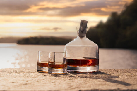 Bouteille de whisky Alba nue