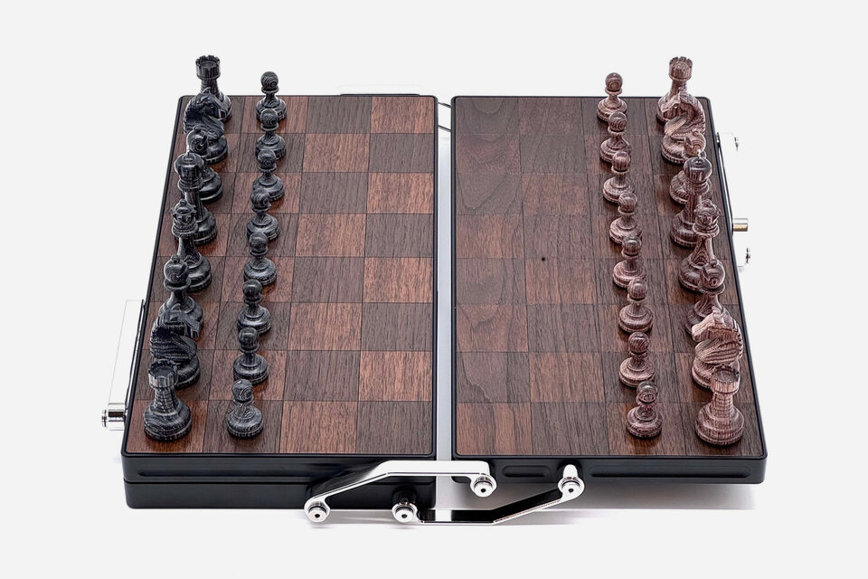 Kinetic Chess Set | Uncrate