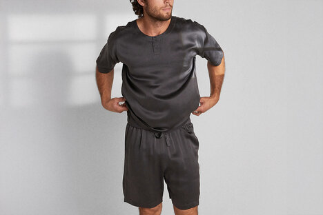 Ensemble short en soie lavable gris méditatif Lunya