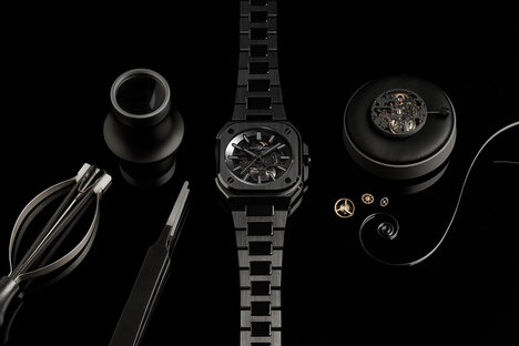 Bell & Ross BR-05 Skeleton Phantom Ceramic Watch