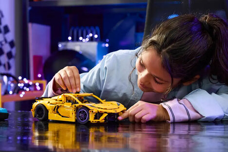 LEGO Chevrolet Corvette Stingray LEGO Chevrolet Corvette Stingray