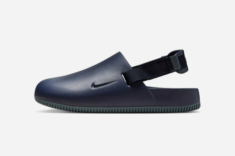 Nike Calm Mules