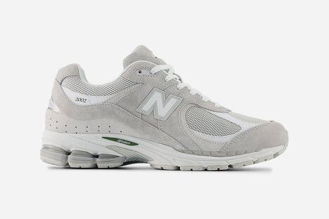 New Balance 2002R Simple Grey Sneakers