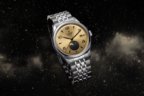 TUDOR 1926 Luna Watch TUDOR 1926 Luna Watch