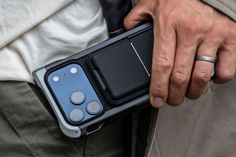 Dango iPhone 17 Pro Adapt Case