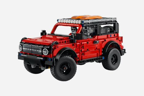 LEGO Ford Bronco SUV