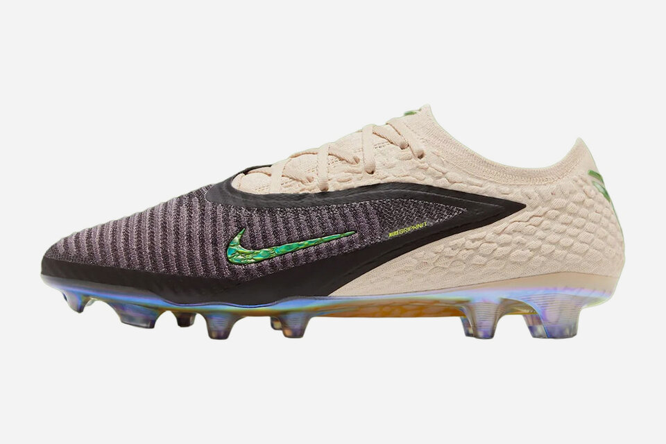 Nike Kobe サッカーシューズ Nike x Kobe Bryant Phantom 6 Elite FG SE Soccer Cleats | Uncrate