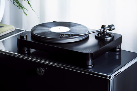 Audio-Technica AT-LP7X Turntable