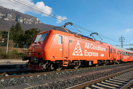 Nike ACG Mobile Basecamp