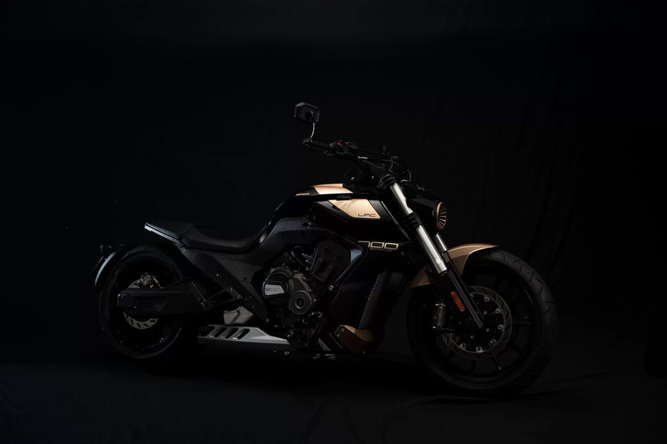 Benda LFC 700 Pro Motorcycle | Uncrate