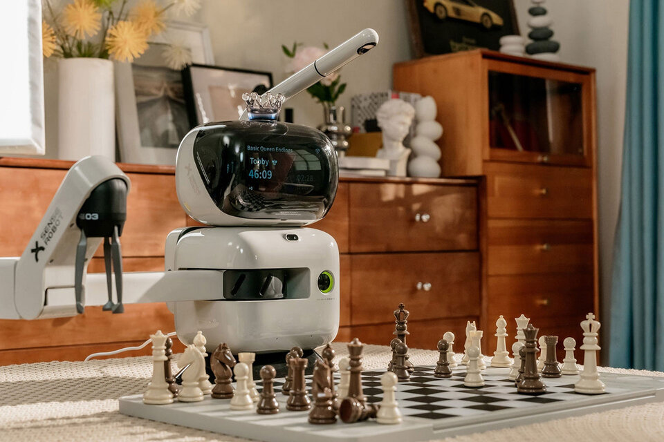 SenseRobot Chess Mini Robot | Uncrate