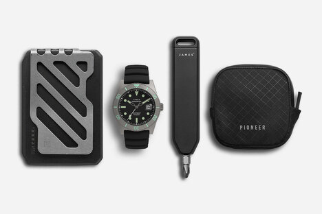 Everyday Carry: Zipped Up