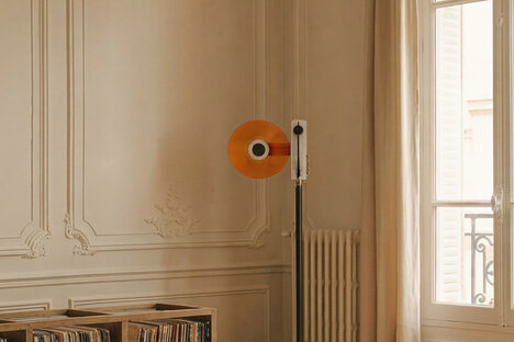 Ruka Studio TD-1 Vertical Turntable