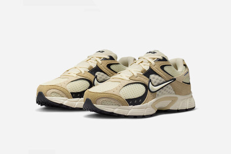 Nike V5 RNR Suede