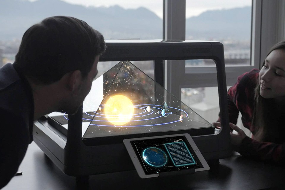 Holus Tabletop Holographic Display