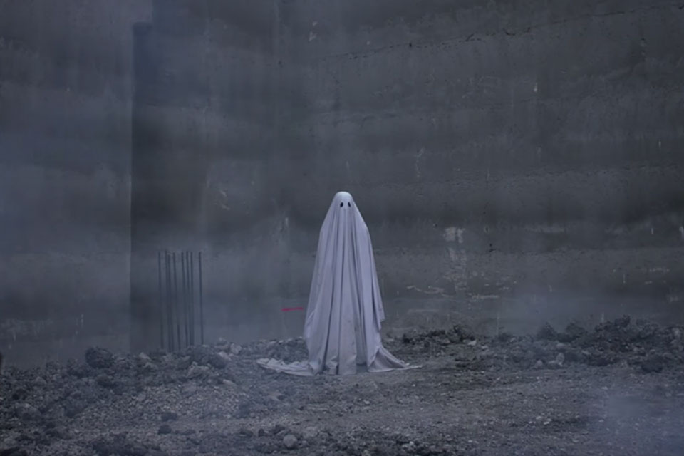 Death, Time and Grief | A Film Review of A Ghost Story - Headstuff