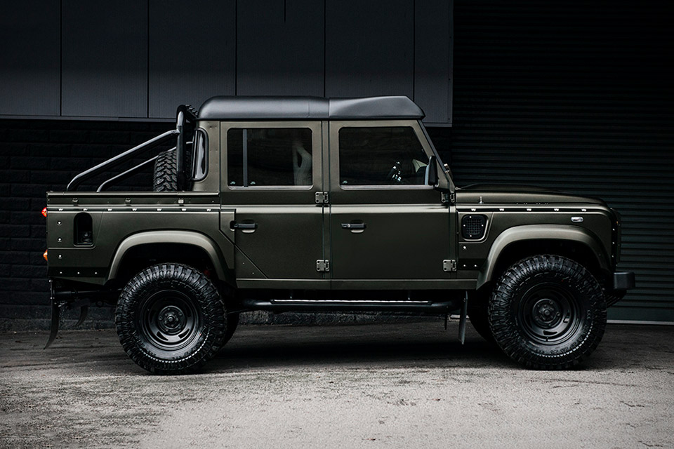 Land Rover Defender Double Cab Truck Uncrate