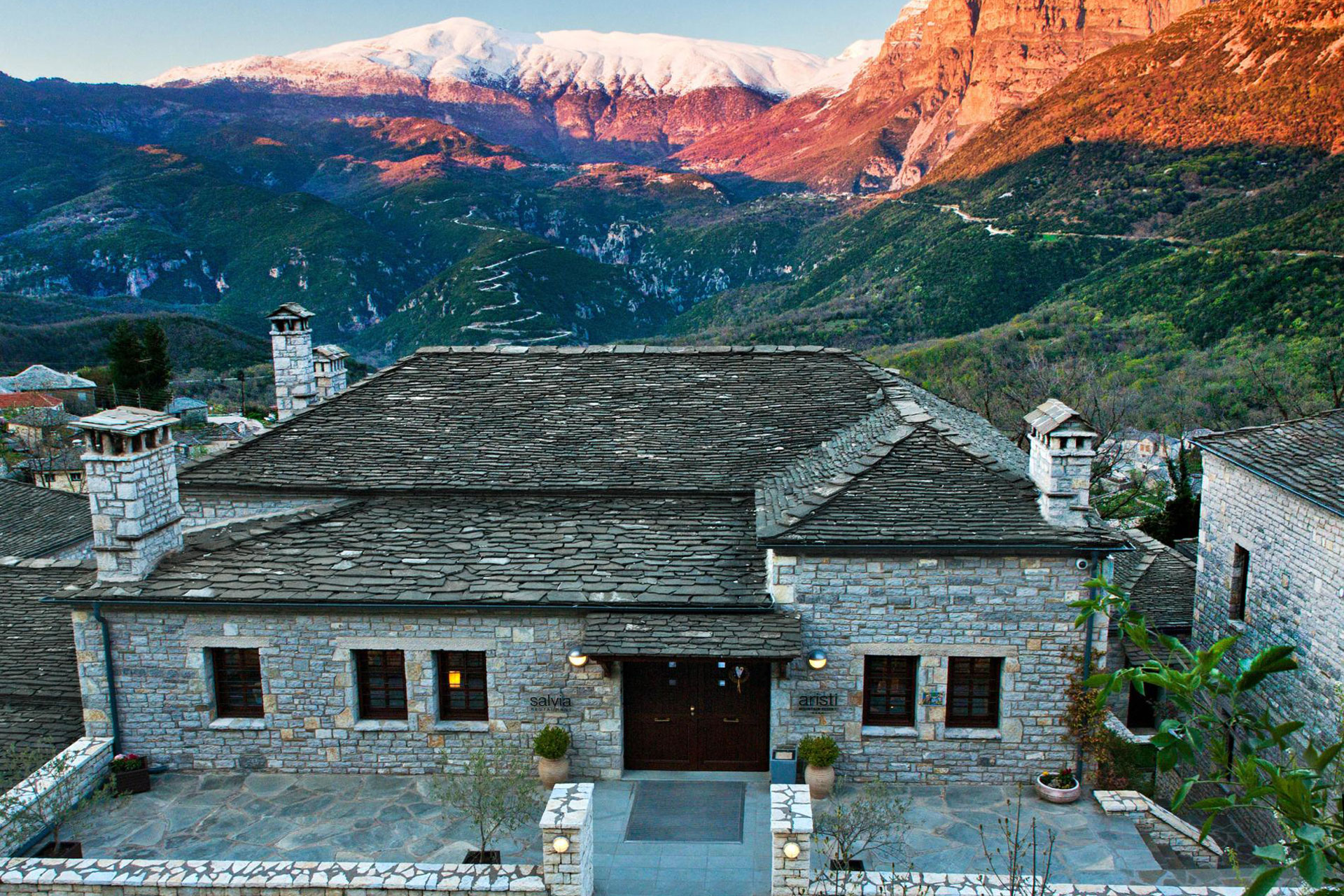 aristi-mountain-resort-villas-1.jpg