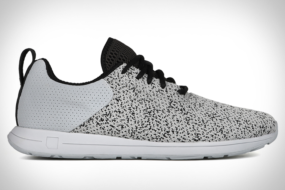 York Athletics Featherweight Knit Trainers