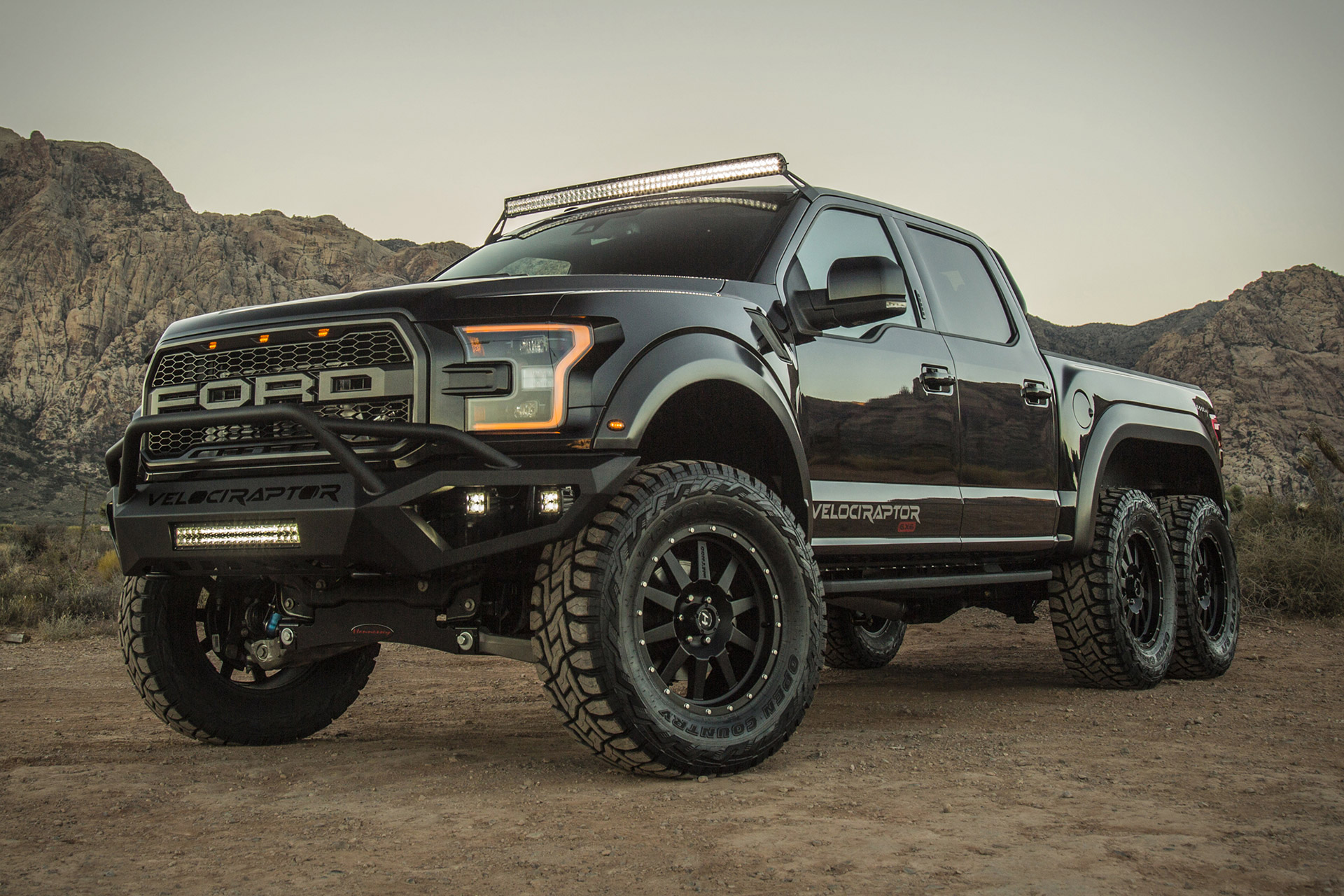 Грузовик Hennessey VelociRaptor 6X6