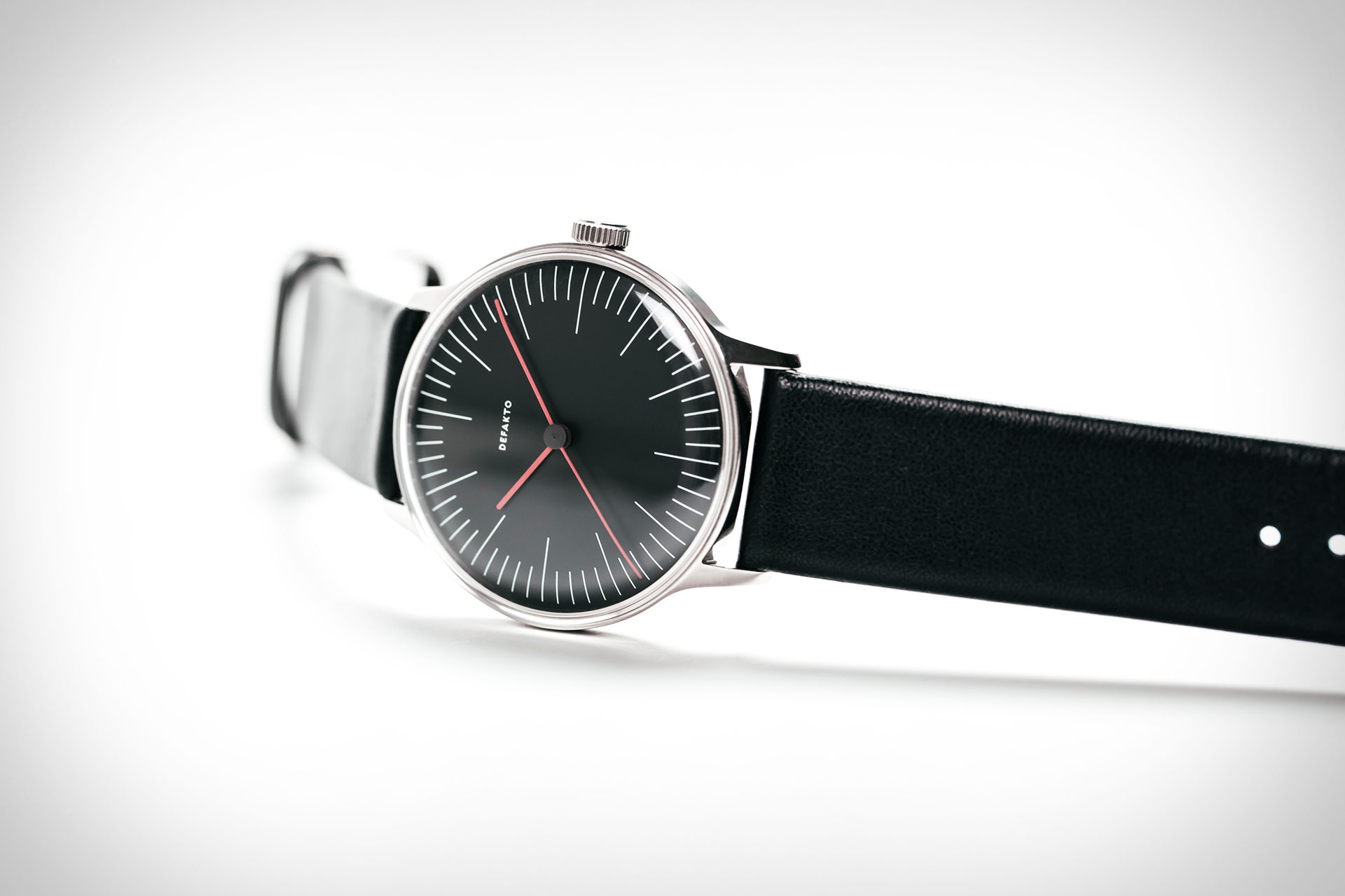 Defakto Vektor Watch Uncrate