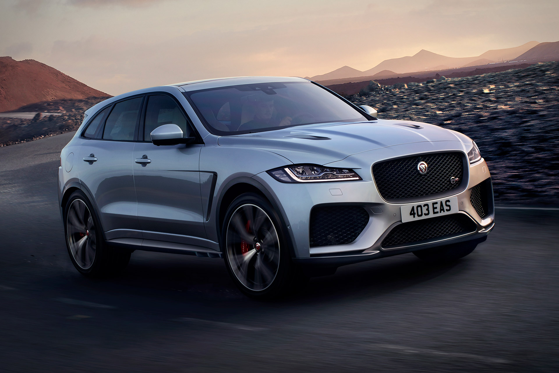 Внедорожник Jaguar F-Pace SVR